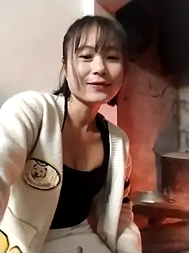 Snapshot of linda_bae00 chatting on 19, 11, 2025 linda bae00 online show from 19, 11, 2025