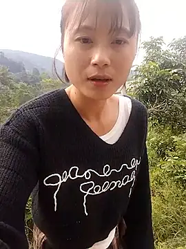 Snapshot of linda_bae00 chatting on 24, 11, 2025 linda bae00 online show from 24, 11, 2025