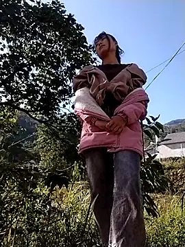 Snapshot of linda_bae00 chatting on 29, 11, 2025 linda bae00 online show from 29, 11, 2025