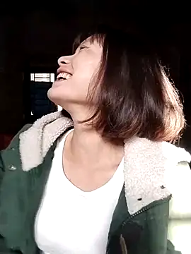 Snapshot of linda_bae00 chatting on 1, 12, 2025 linda bae00 online show from 1, 12, 2025