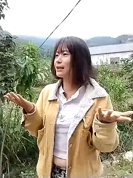 Snapshot of linda_bae00 chatting on 14, 12, 2025 linda bae00 online show from 14, 12, 2025