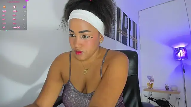 Snapshot of Princess_Brunette chatting on 18, 10, 2025 Princess Brunette online show from 18, 10, 2025