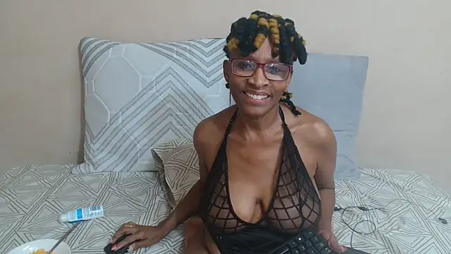 Snapshot of SugarPoppy24xxx chatting on 28, 9, 2025 SugarPoppy24xxx online show from 28, 9, 2025