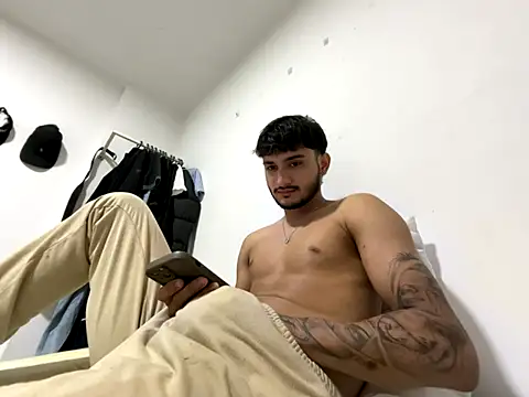 Snapshot of Nas-z09 chatting on 22, 12, 2025 Nas-z09 online show from 22, 12, 2025