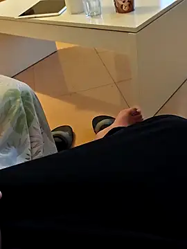 Snapshot of t-dog26 chatting on 17, 12, 2025 t-dog26 online show from 17, 12, 2025