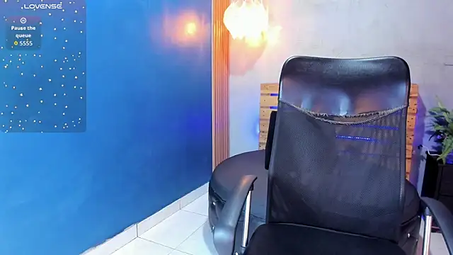 Daiisy kiss online show from 8, 10, 2025