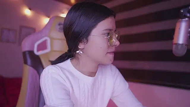 Lana Dreams  online show from 8, 11, 2025