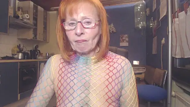 Snapshot of SexySilvie chatting on 21, 2, 2025 SexySilvie online show from 21, 2, 2025