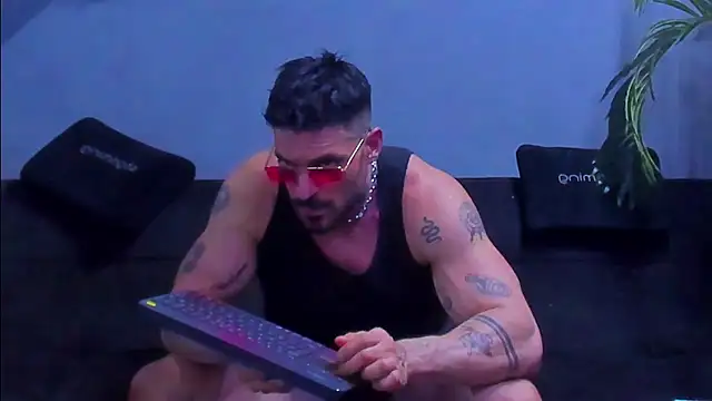 Snapshot of dennis_cox1 chatting on 11, 6, 2026 dennis cox1 online show from 11, 6, 2026