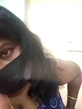 Snapshot of chaitara-reddy chatting on 16, 9, 2025 chaitara-reddy online show from 16, 9, 2025