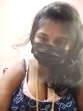 Snapshot of chaitara-reddy chatting on 10, 10, 2025 chaitara-reddy online show from 10, 10, 2025