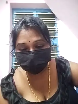 Snapshot of chaitara-reddy chatting on 11, 11, 2025 chaitara-reddy online show from 11, 11, 2025