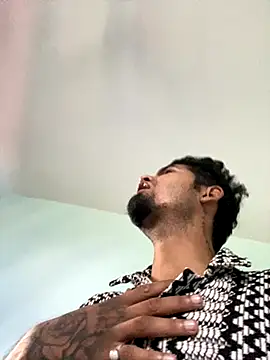 Snapshot of gets1998 chatting on 10, 10, 2025 gets1998 online show from 10, 10, 2025