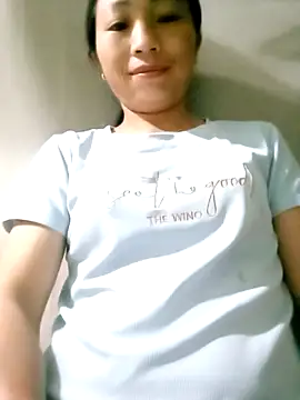 lucybaby00 online show from 15, 4, 2026