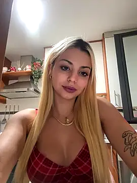Snapshot of NoeliaGarcia17 chatting on 8, 10, 2025 NoeliaGarcia17 online show from 8, 10, 2025