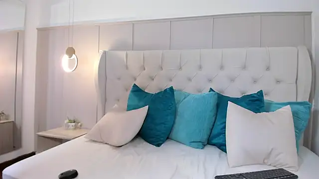 Snapshot of mae_lyra chatting on 7, 11, 2025 mae lyra online show from 7, 11, 2025