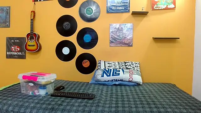 skinnyverus18 online show from 22, 10, 2025