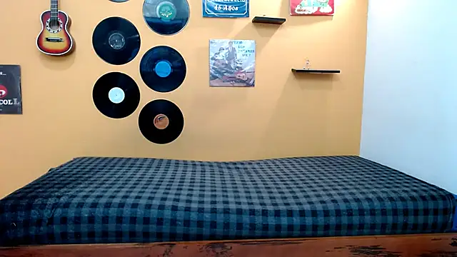 skinnyverus18 online show from 8, 3, 2026