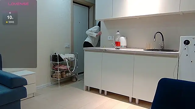 sakuras pleasure online show from 15, 12, 2025