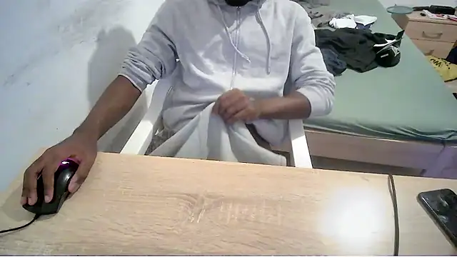 Snapshot of junior21m chatting on 15, 12, 2025 junior21m online show from 15, 12, 2025