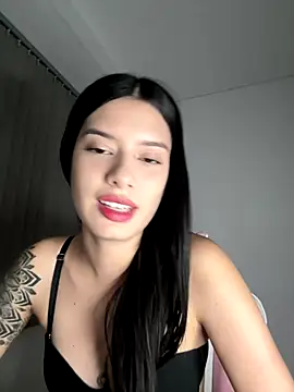 Snapshot of giasteele chatting on 28, 11, 2025 giasteele online show from 28, 11, 2025