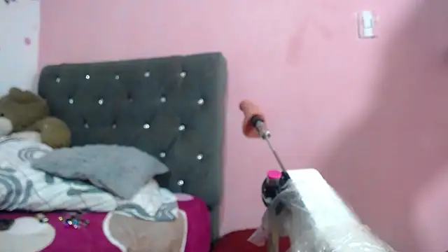 Snapshot of cucha_sexy_hard_69 chatting on 24, 11, 2025 cucha sexy hard 69 online show from 24, 11, 2025