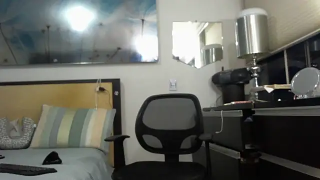 Snapshot of Mirianzapata_1 chatting on 10, 1, 2026 Mirianzapata 1 online show from 10, 1, 2026