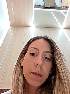 Snapshot of PetiteSecrets chatting on 8, 9, 2025 PetiteSecrets online show from 8, 9, 2025