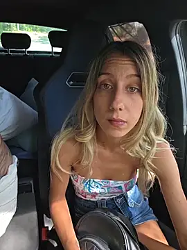 Snapshot of PetiteSecrets chatting on 10, 9, 2025 PetiteSecrets online show from 10, 9, 2025