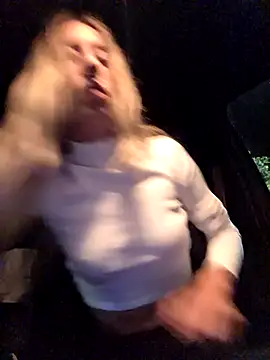 Snapshot of PetiteSecrets chatting on 9, 10, 2025 PetiteSecrets online show from 9, 10, 2025