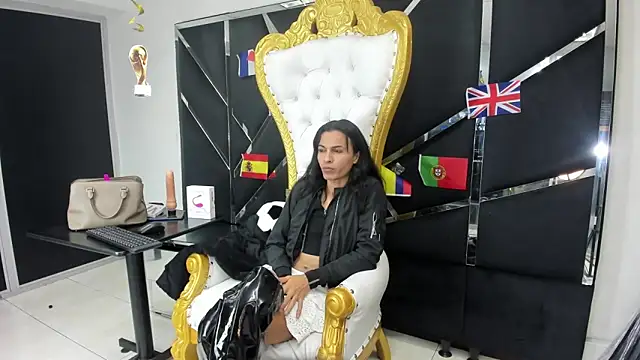 Snapshot of Aisha_hotts777 chatting on 20, 6, 2026 Aisha hotts777 online show from 20, 6, 2026