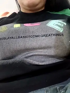 Snapshot of _Babyrose_ chatting on 17, 11, 2025 Babyrose online show from 17, 11, 2025