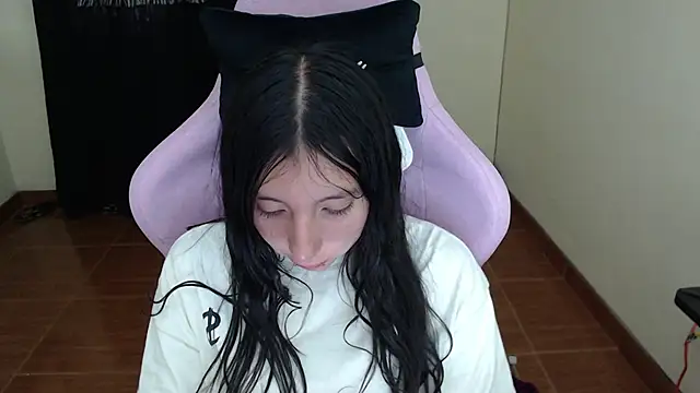 Snapshot of ScarlettShirahoshi chatting on 14, 9, 2025 ScarlettShirahoshi online show from 14, 9, 2025