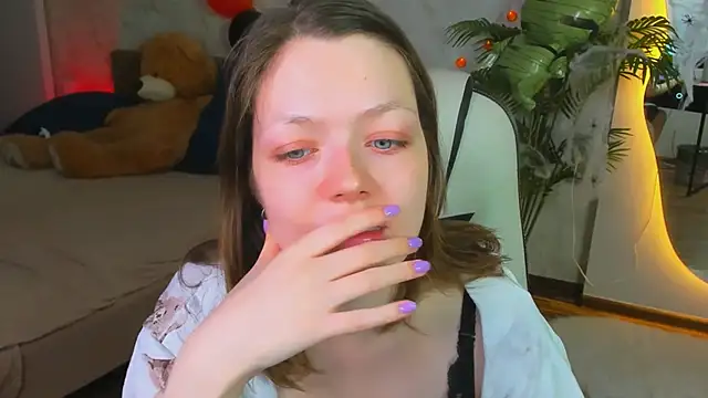 Snapshot of Lunar_Lily chatting on 2, 11, 2025 Lunar Lily online show from 2, 11, 2025