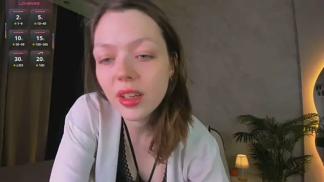 Snapshot of Lunar_Lily chatting on 10, 11, 2025 Lunar Lily online show from 10, 11, 2025