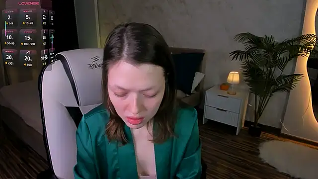 Snapshot of Lunar_Lily chatting on 11, 11, 2025 Lunar Lily online show from 11, 11, 2025