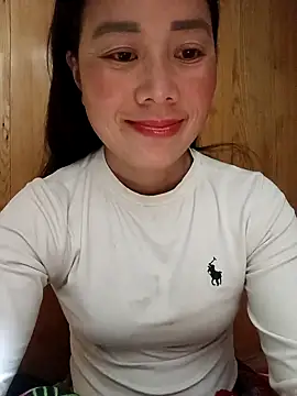 Snapshot of LyyChac chatting on 13, 12, 2025 LyyChac online show from 13, 12, 2025