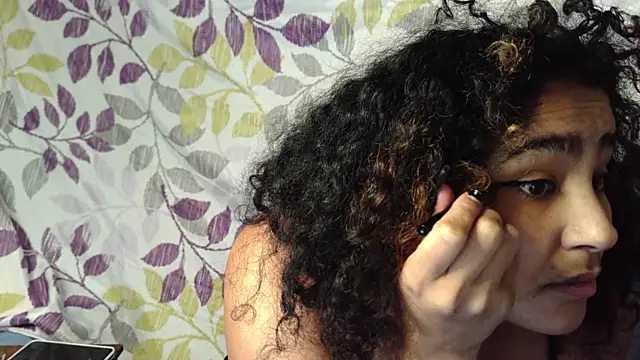 Snapshot of Mommybubbles2 chatting on 4, 12, 2025 Mommybubbles2 online show from 4, 12, 2025