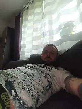 papichulo0099 online show from 17, 5, 2026