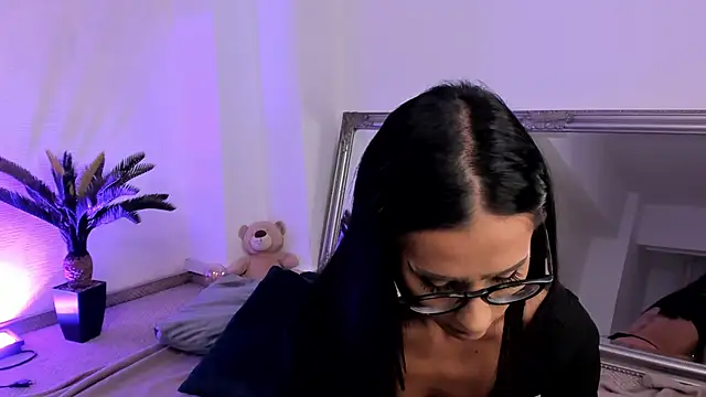 ChloeObril online show from 17, 9, 2025