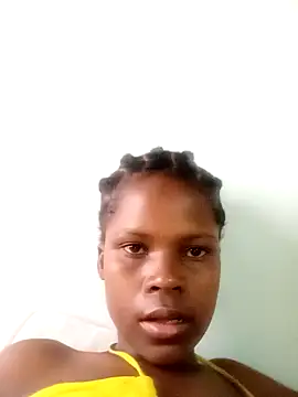 Snapshot of Caramelchick01 chatting on 8, 10, 2025 Caramelchick01 online show from 8, 10, 2025