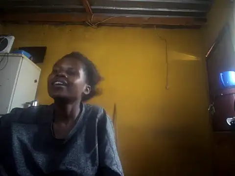 Snapshot of Caramelchick01 chatting on 17, 10, 2025 Caramelchick01 online show from 17, 10, 2025