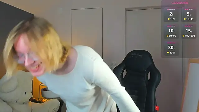 Amanda Butlerr online show from 25, 10, 2025