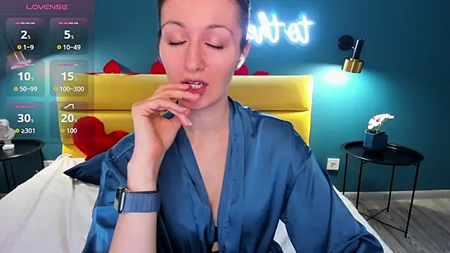 Joan Nelson online show from 9, 3, 2026