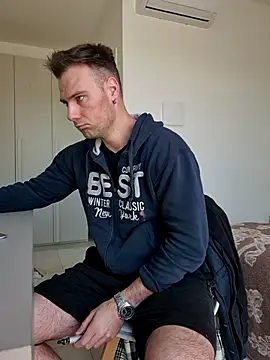 mrlyuis online show from 22, 4, 2026