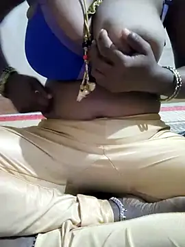 Snapshot of p0a8 chatting on 18, 11, 2025 p0a8 online show from 18, 11, 2025