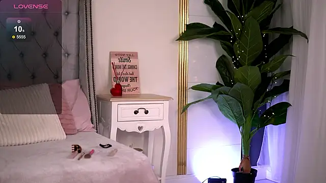 RebeccaRese online show from 25, 3, 2026