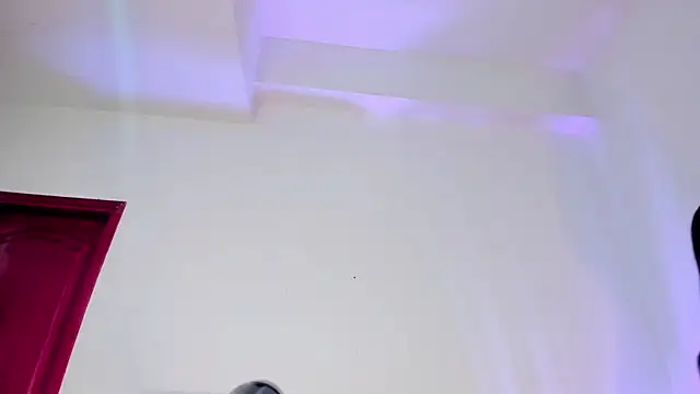 Snapshot of SagiraBelle chatting on 8, 10, 2025 SagiraBelle online show from 8, 10, 2025