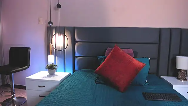 Snapshot of SagiraBelle chatting on 11, 11, 2025 SagiraBelle online show from 11, 11, 2025