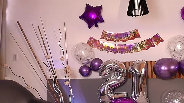 Snapshot of SagiraBelle chatting on 29, 11, 2025 SagiraBelle online show from 29, 11, 2025